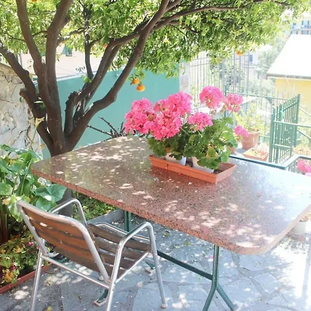In Mit Terrasse Und Garten * Λεβάντο